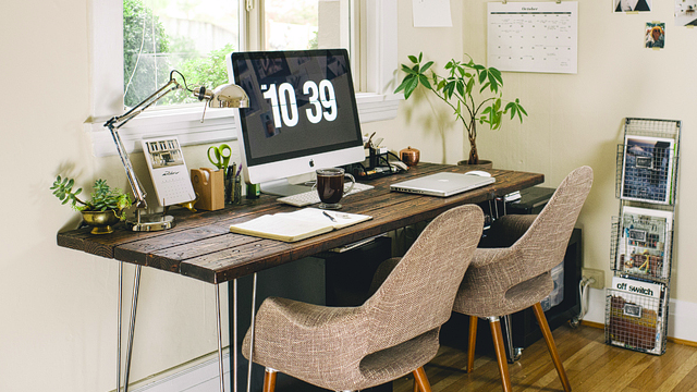 Cách trang trí bàn làm việc văn phòng